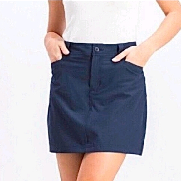 Eddie Bauer Adventurer 2.0 Navy Athleisure Gorpcore Outdoor Skort - Picture 1 of 5